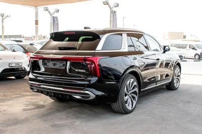 2025 Hongqi EHS9 FLAGSHIP, černá, 0 km, dovoz SAE — foto 4 z 17