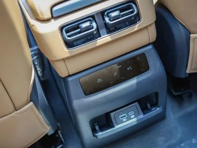 2026 Byd Leopard 5 FLAGSHIP, černá, 0 km, dovoz SAE — foto 16 z 20