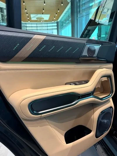 2026 Byd Leopard 8 FLAGSHIP, hnědá, 20 km, dovoz SAE — foto 7 z 13