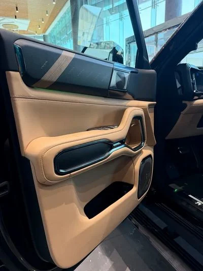 2026 Byd Leopard 8 FLAGSHIP, hnědá, 20 km, dovoz SAE — foto 9 z 13