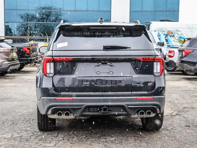 2026 Ford Explorer ST, černá, 50 km, dovoz Kanada — foto 4 z 12