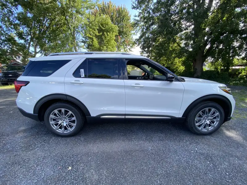 2027 Ford Explorer Platinum, černá, 0 km, dovoz Kanada — foto 7 z 12