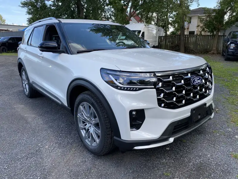 2027 Ford Explorer Platinum, černá, 0 km, dovoz Kanada — foto 8 z 12
