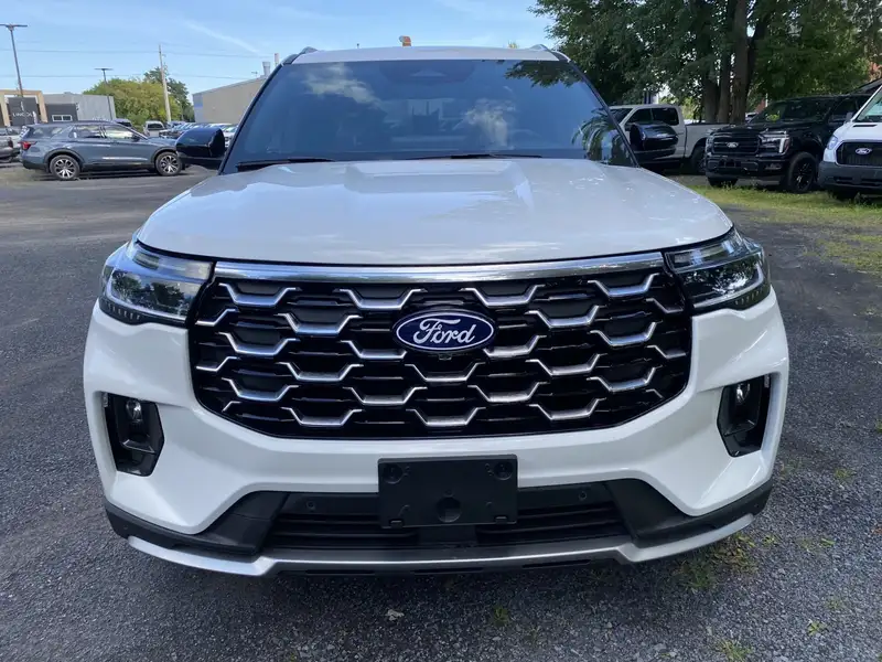 2027 Ford Explorer Platinum, černá, 0 km, dovoz Kanada — foto 9 z 12