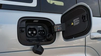 2026 Byd Leopard 7, stříbrná, 14 km, dovoz SAE — foto 8 z 25