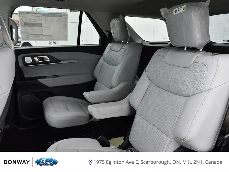 2026 Ford Explorer, červená, 25 km, dovoz Kanada — foto 10 z 12