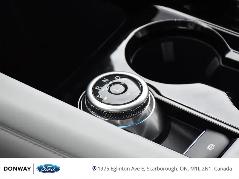 2026 Ford Explorer, červená, 25 km, dovoz Kanada — foto 7 z 12
