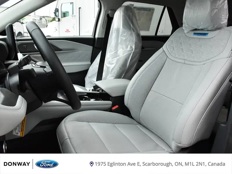 2026 Ford Explorer, červená, 25 km, dovoz Kanada — foto 9 z 12