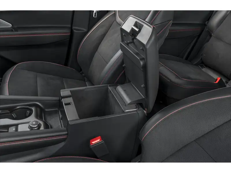 2026 Ford Explorer ST, černá, 6 056 km, dovoz Kanada — foto 9 z 11