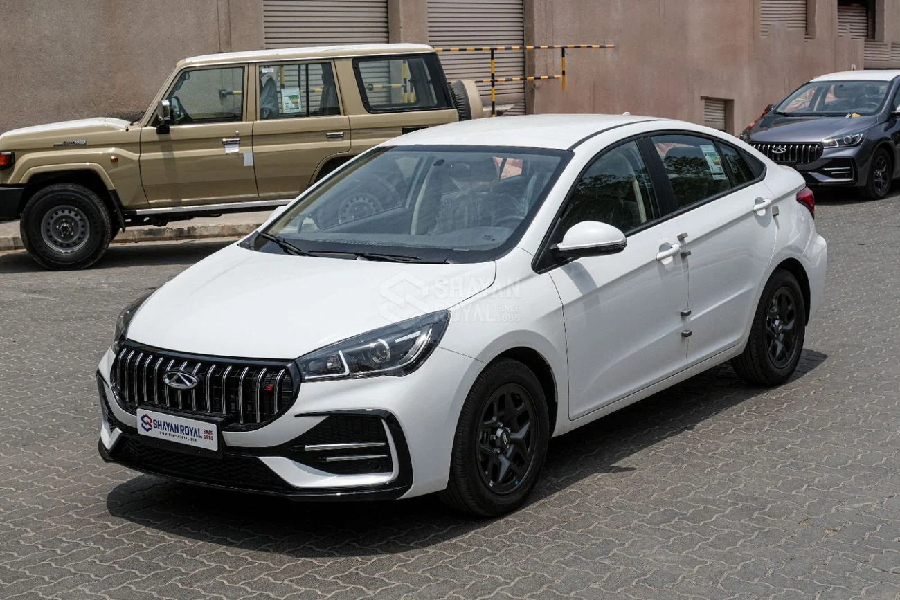 2027 Chery Arrizo 5 STANDARD, bílá, 0 km, dovoz SAE — foto 1