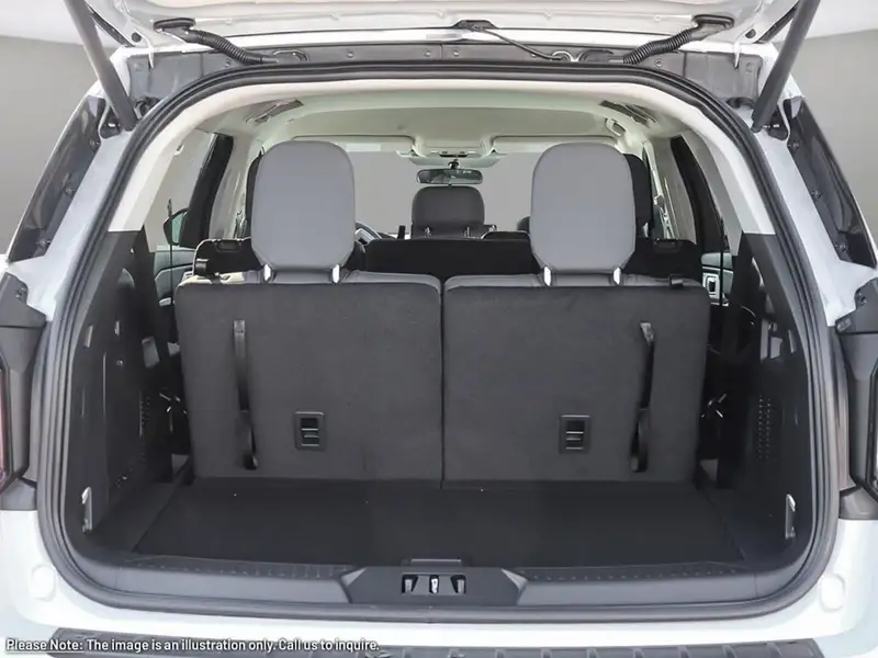 2026 Ford Explorer Active w/200A Pkg, bílá, 10 km, dovoz Kanada — foto 7 z 12