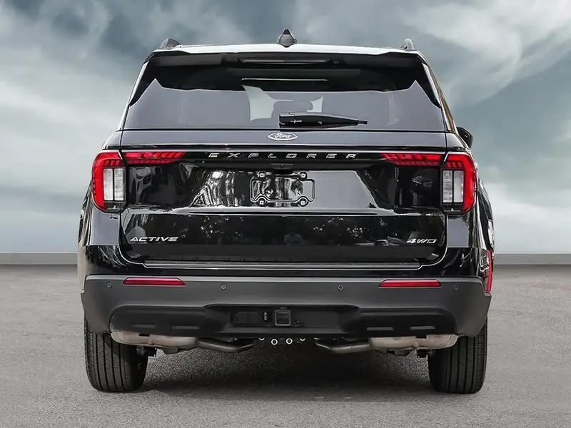 2026 Ford Explorer Active w/200A Pkg, černá, 50 km, dovoz Kanada — foto 5 z 10