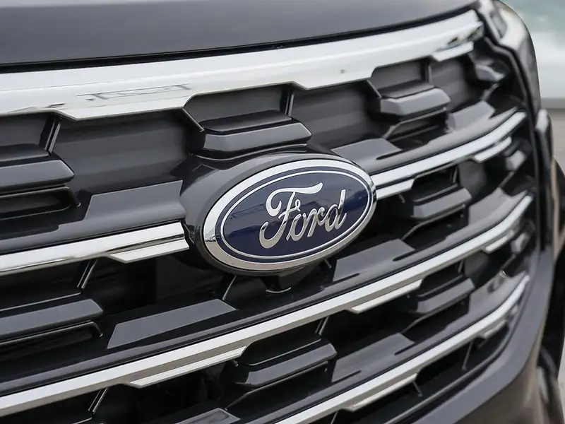 2026 Ford Explorer Active w/200A Pkg, černá, 50 km, dovoz Kanada — foto 8 z 10