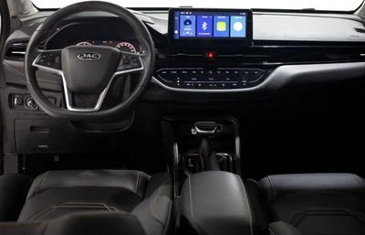2025 Jac JS4 INTELLIGENCE, bílá, 12 411 km, dovoz SAE — foto 10 z 10