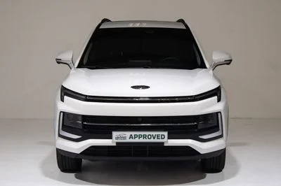 2025 Jac JS4 INTELLIGENCE, bílá, 12 411 km, dovoz SAE — foto 2 z 10