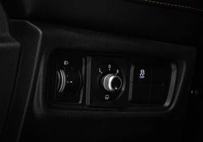 2025 Jac JS4 INTELLIGENCE, bílá, 12 411 km, dovoz SAE — foto 5 z 10