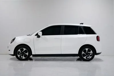 2025 Jac E30X FLAGSHIP, bílá, 53 105 km, dovoz SAE — foto 3 z 11