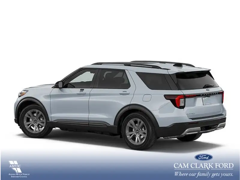 2026 Ford Explorer Active, bílá, 26 km, dovoz Kanada — foto 2 z 7