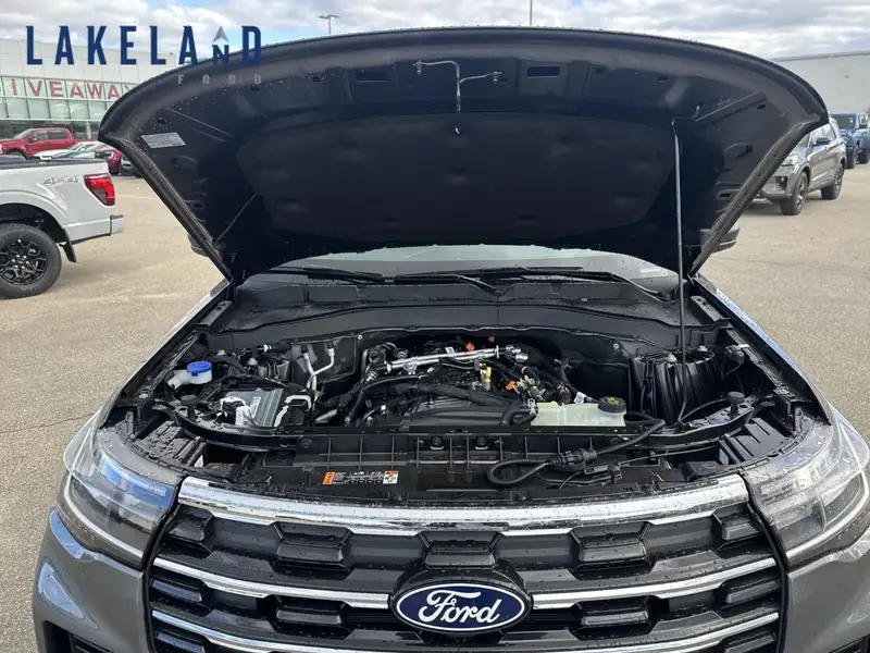 2027 Ford Explorer Active, šedá, 0 km, dovoz Kanada — foto 11 z 12