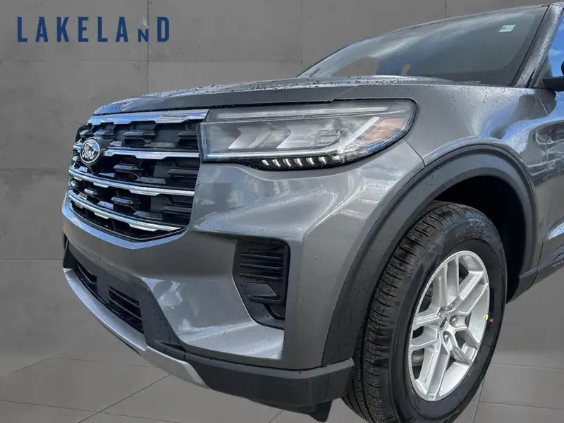 2027 Ford Explorer Active, šedá, 0 km, dovoz Kanada — foto 8 z 12