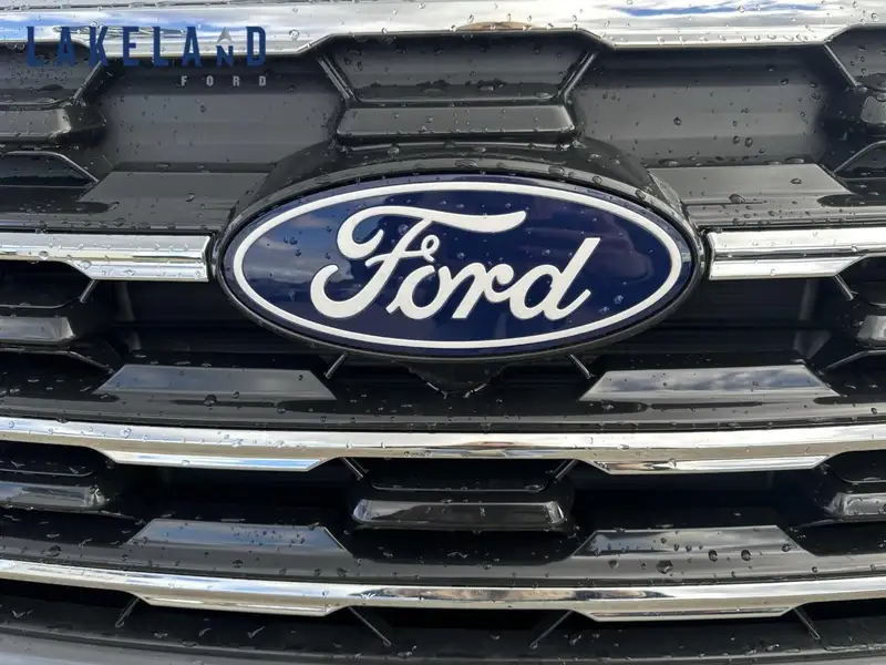 2027 Ford Explorer Active, šedá, 0 km, dovoz Kanada — foto 9 z 12