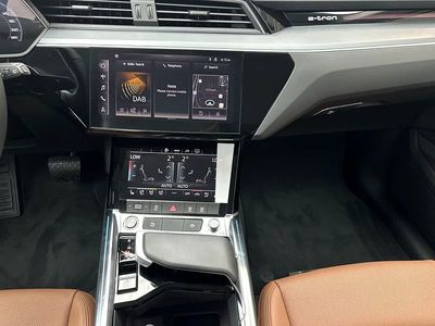 2023 Audi E-Tron, bílá, 1 000 km, dovoz SAE — foto 14 z 15