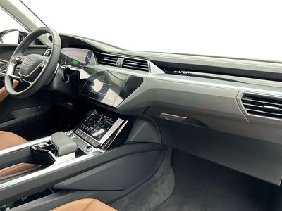 2023 Audi E-Tron, bílá, 1 000 km, dovoz SAE — foto 15 z 15
