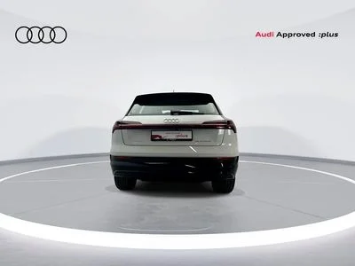 2023 Audi E-Tron, bílá, 1 000 km, dovoz SAE — foto 5 z 15