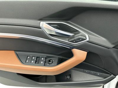 2023 Audi E-Tron, bílá, 1 000 km, dovoz SAE — foto 8 z 15