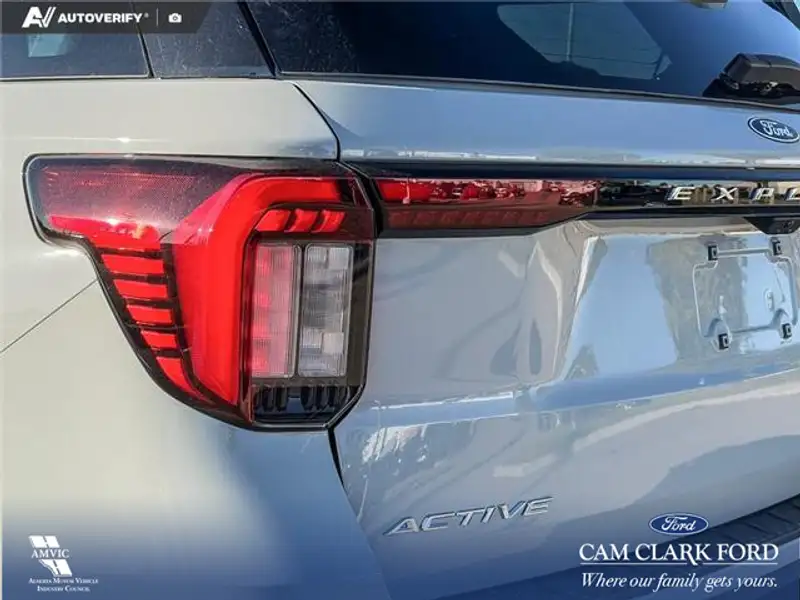 2027 Ford Explorer Active, šedá, 0 km, dovoz Kanada — foto 11 z 12