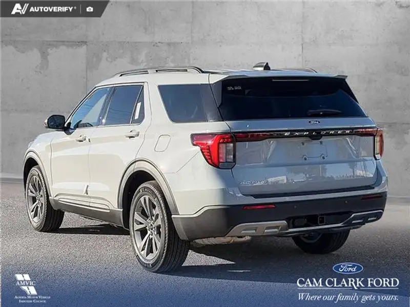 2027 Ford Explorer Active, šedá, 0 km, dovoz Kanada — foto 4 z 12