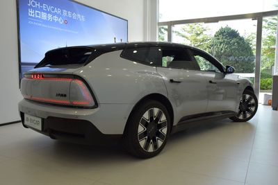 2026 Audi E5, černá, 0 km, dovoz SAE — foto 10 z 29