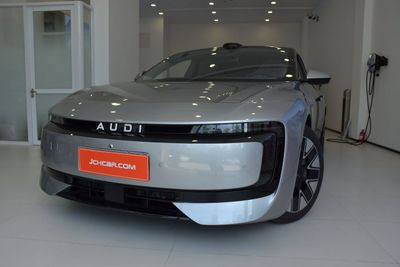 2026 Audi E5, černá, 0 km, dovoz SAE — foto 2 z 29