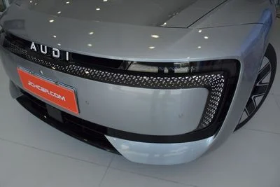 2026 Audi E5, černá, 0 km, dovoz SAE — foto 4 z 29
