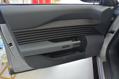 2026 Audi E5, černá, 0 km, dovoz SAE — foto 9 z 29
