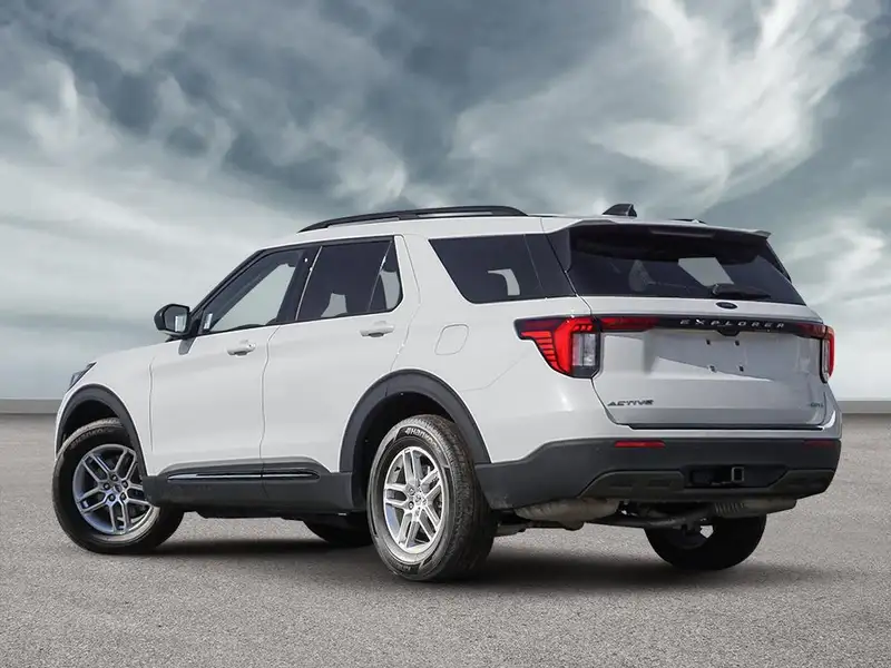 2026 Ford Explorer Active w/200A Pkg, bílá, 50 km, dovoz Kanada — foto 4 z 10