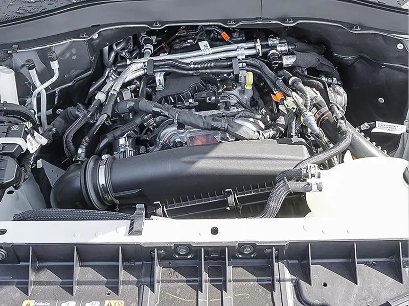 2026 Ford Explorer Active w/200A Pkg, bílá, 50 km, dovoz Kanada — foto 6 z 10