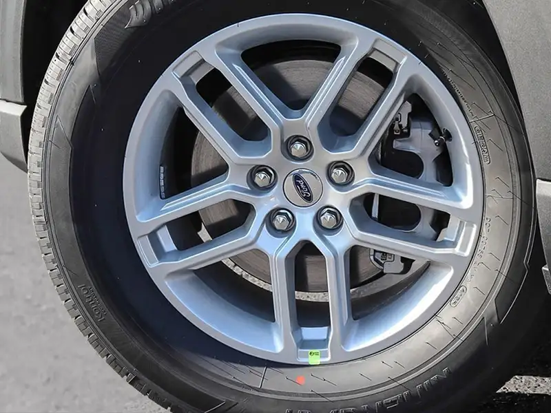 2026 Ford Explorer Active w/200A Pkg, bílá, 50 km, dovoz Kanada — foto 7 z 10