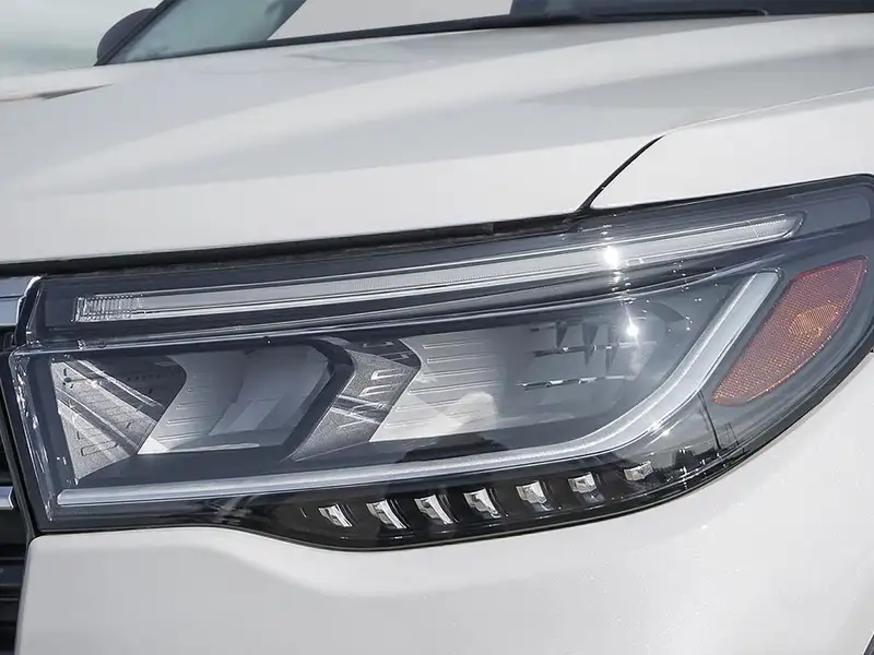 2026 Ford Explorer Active w/200A Pkg, bílá, 50 km, dovoz Kanada — foto 9 z 10