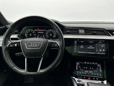 2024 Audi E-Tron, šedá, 7 590 km, dovoz SAE — foto 3 z 11