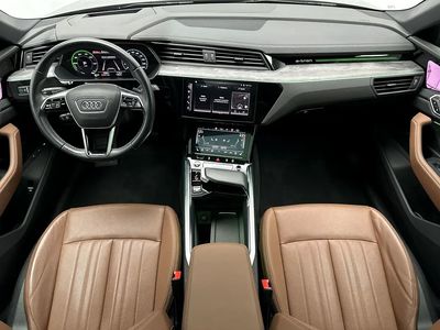 2024 Audi E-Tron, šedá, 7 590 km, dovoz SAE — foto 4 z 11