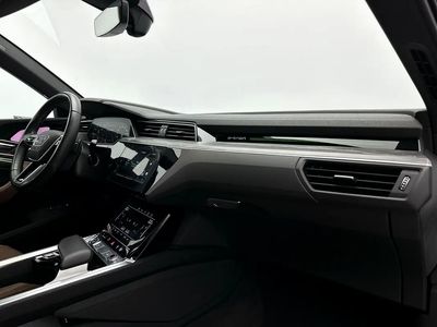 2024 Audi E-Tron, šedá, 7 590 km, dovoz SAE — foto 6 z 11