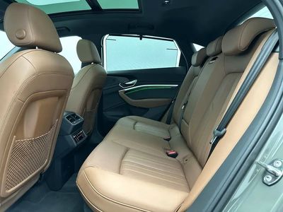 2024 Audi E-Tron, šedá, 7 590 km, dovoz SAE — foto 9 z 11