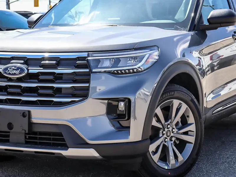 2026 Ford Explorer Active, šedá, 50 km, dovoz Kanada — foto 2 z 12