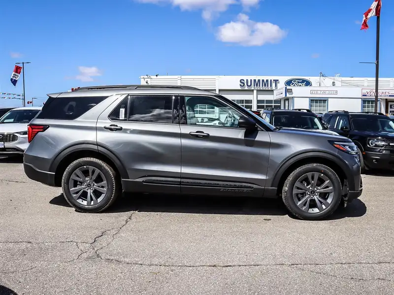 2026 Ford Explorer Active, šedá, 50 km, dovoz Kanada — foto 4 z 12