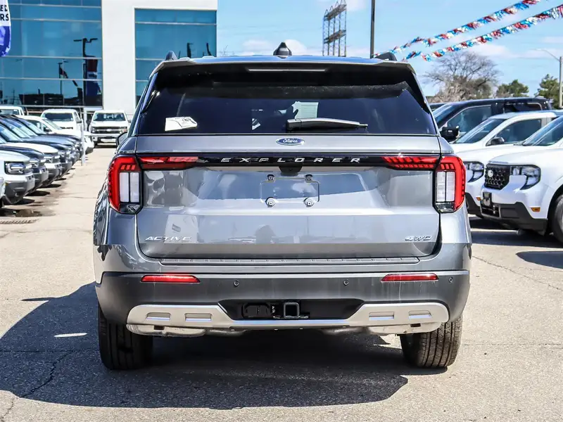 2026 Ford Explorer Active, šedá, 50 km, dovoz Kanada — foto 5 z 12