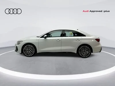 2025 Audi A3 35 TFSI, bílá, 1 319 km, dovoz SAE — foto 2 z 15