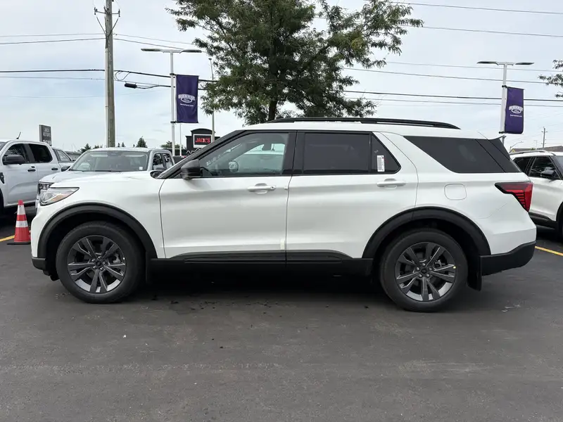 2027 Ford Explorer Active w/200A Pkg, bílá, 0 km, dovoz Kanada — foto 4 z 12