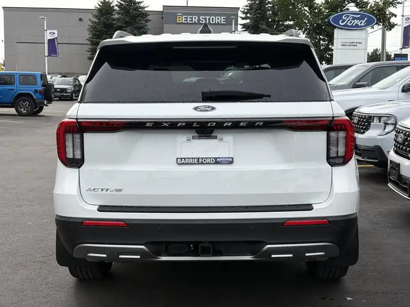 2027 Ford Explorer Active w/200A Pkg, bílá, 0 km, dovoz Kanada — foto 5 z 12