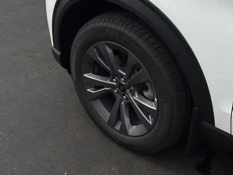 2027 Ford Explorer Active w/200A Pkg, bílá, 0 km, dovoz Kanada — foto 8 z 12